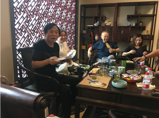 爱新觉罗·溥铮先生亲临活动现场,与设计师们一起参与互动等环节